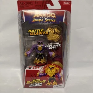COMO NUEVO 2023 Legends Of Akedo - Beast Strike Serie 5 - COLMILLO DORADO - Beast Giants - Imagen 1 de 4
