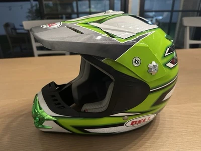 Capacete de motocross Bell “Python” verde-prata M Thru XS. Como novo em folha. - Imagem 1 de 4