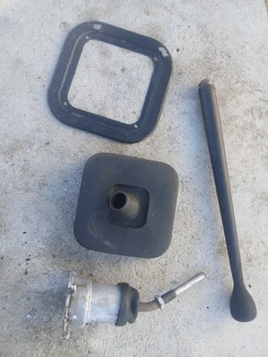 1988-1994 Chevy GMC 1500 Shift Tower Handle Boot 5 Speed NV3500 OEM. - Image 1 of 4