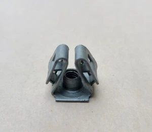 (1000 Pcs) EFC Panel Opening Size Multi-Thread Self-Retaining Expansion Nut - Picture 1 of 8