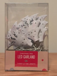 Macy's Weihnachtsbaum geformte LED Girlande 7 Fuß lang - Bild 1 von 6