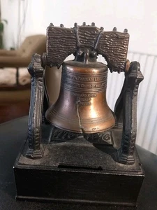 Vintage Money Box Featuring The LIBERTY BELL Bicentenial Souvenir 1976 - Picture 1 of 10