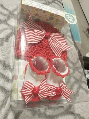 Nuevo con etiquetas Nuevo N Box... Sombrero y botines de ganchillo de lujo Baby Little Me Foto 1 de 4