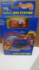 1997 Hotwheels GasStation Play Set with Red Cobra Box Set - Picture 1 of 4