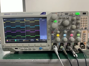 Tektronix MDO3014 Oscilloscopio a dominio misto 1 GHz, 5 GS/s - Foto 1 di 20