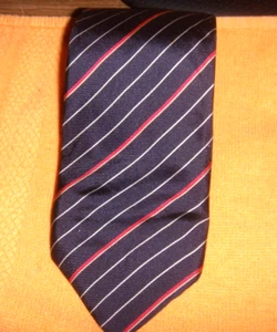 OSCAR DE LA RENTA 100%SILK  MENS TIE 53 X 3"  BLUE & RED,WHITE STRIPES- - Picture 1 of 1