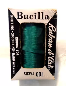Nastro vintage BUCILLA Taffetà d'Arte 100 iarde bullone in scatola.. VERDE SMERALDO 3/16" - Foto 1 di 3