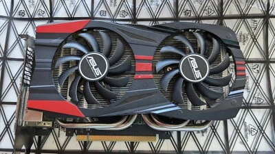 ASUS GTX 760 DirectCU II OC GTX760-DC2OC-2GD5 Foto 1 de 3