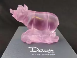 RARA statuina/scultura in vetro maiale rosa smerigliato Daum France lunga 3" nuova con scatola - Foto 1 di 8