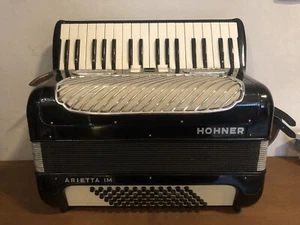 Acordeón Hohner Arietta IM Register 3 con estuche - Imagen 1 de 8
