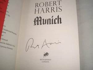 ROBERT HARRIS - Munich SIGNED 1/1 Hb - 2017 - FIRST EDITION THRILLER - ARCHANGEL - Picture 1 of 2