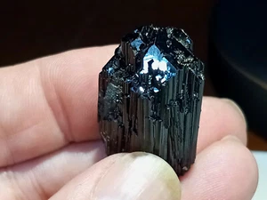 SPEKTAKULÄR! Spray Wachstum schwarzer Turmalin terminierter Kristall - Skardu, Pakistan - Bild 1 von 9