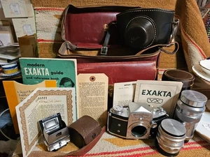 Fotocamera reflex 35 mm Exakta VAREX VX anni '50 con 2 obiettivi Zeiss 58 mm T + extra TESTATA!! - Foto 1 di 24