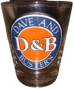 Dave And Buster's D&B Restaurant Neuheit Klar Schnapsglas Hergestellt in Taiwan - Bild 1 von 4