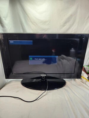 Samsung LN32A300J1D 32" TV - Image 1 of 2
