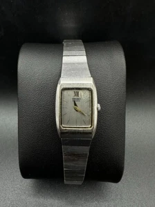 VINTAGE SEIKO QUARTZ Stainless steel 2020-5040 Silver/Gold Ladies Watch✅WORKING✅ - Picture 1 of 9