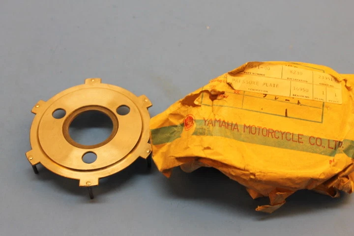NOS YAMAHA 1963 MJ2 CLUTCH PRESSURE PLATE PART# 102-16551-00-00 - Imagem 1 de 1