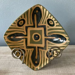 Hawksbill pottery bowl handmade - Picture 1 of 4