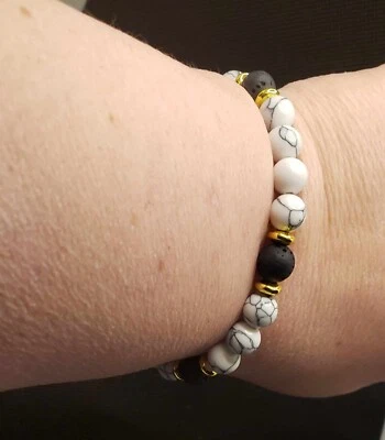 Pulsera elástica con cuentas turquesa blanca y roca volcánica natural nueva con etiquetas Foto 1 de 3