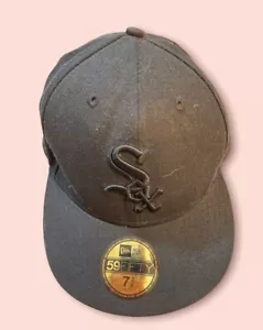 Chicago White Sox New Era 59Fifty Fitted Hat 7 3/8 Blackout MLB Cap 11591168 - Picture 1 of 4