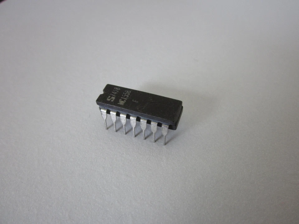 1PC Signetics MC1558F Dual Operational Amplifier - Very Rare, Vintage IC Chip! - Image 1 of 2