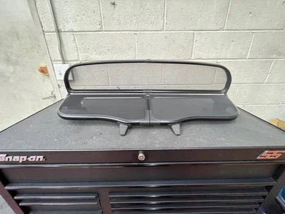 Deflector de viento Aston Martin DB9 2004-2016 OEM Foto 1 de 4