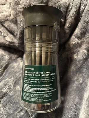  Nueva cafetera fría Starbucks 2022 - vidrio de 24 fl oz Foto 1 de 4