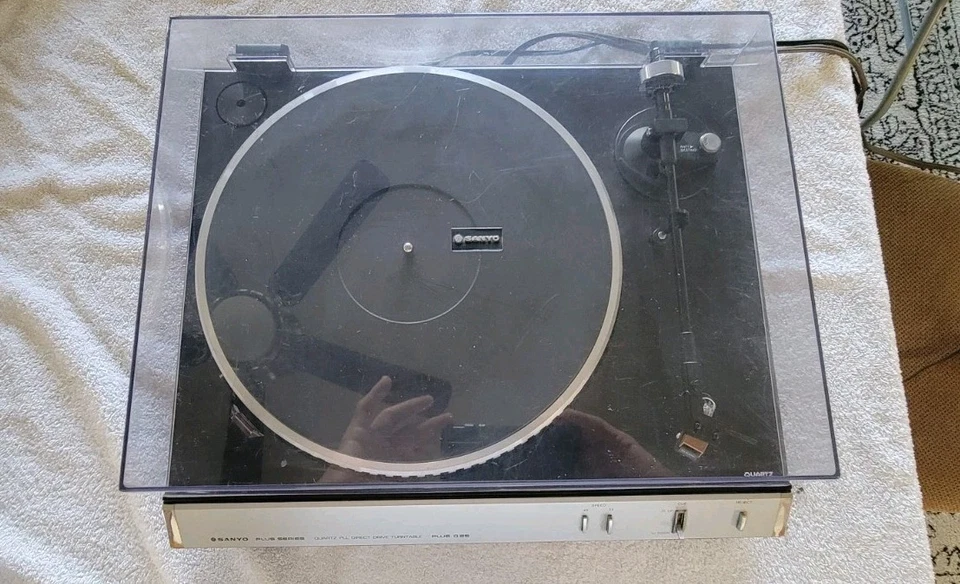 Винтажный кварцевый прямой привод Sanyo Plus серии Q25 Plus TT - б/у - Изображение 1 из 4