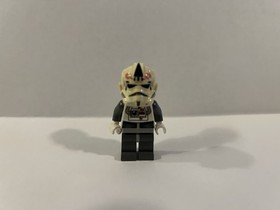 LEGO 8129 Star Wars AT AT Driver Minifigure 2010 Retired