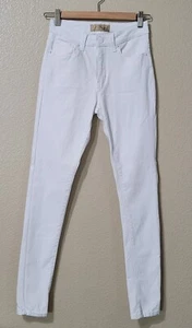 Hybrid & Company Jeans Junior Womens Sz M White Denim Mid Rise 5 Pocket Stretchy - Picture 1 of 12