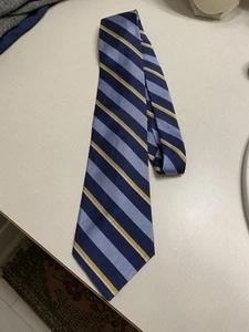 CORBATA LAUREN Ralph Lauren para hombre cuello de seda azul marino y dorado a rayas EE. UU. - Imagen 1 de 8