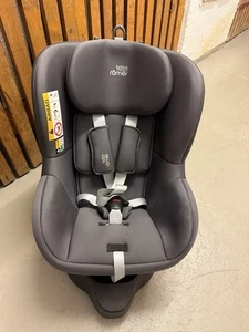 BRITAX RÖMER Reboarder DUALFIX PLUS inkl Neugeboreneneinsatz ISOFIX - Bild 1 von 4