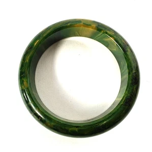 Vintage Carved Bakelite Bangle Bracelet Green and Yellow 8" Opening - Picture 1 of 8
