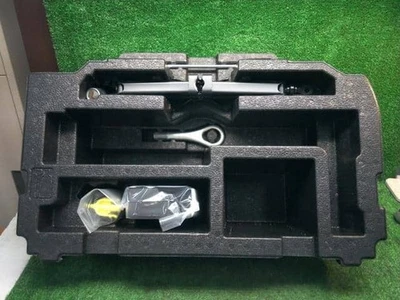 Kit de herramientas DAIHATSU Mira TOCOT 2020 5BA-LA550S [usado] [PA82176188] Foto 1 de 2