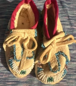 Baby Leather Moccasins Beaded Native American Handmade Vintage - Picture 1 of 5