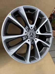 Llanta original Mercedes W213 S213 E300de 18" A2134011600 NUEVA 8Jx18ET43 - Imagen 1 de 4