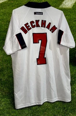 Beckham 7 England Jersey 97/98/99 – Classic Retro Football Shirt Size S - Photo 1/3