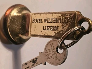 Llave de habitación Hotel Wilden Mann Lucerna Suiza - Imagen 1 de 7