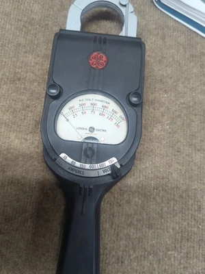 Amplificador de voltios GE vintage Foto 1 de 4