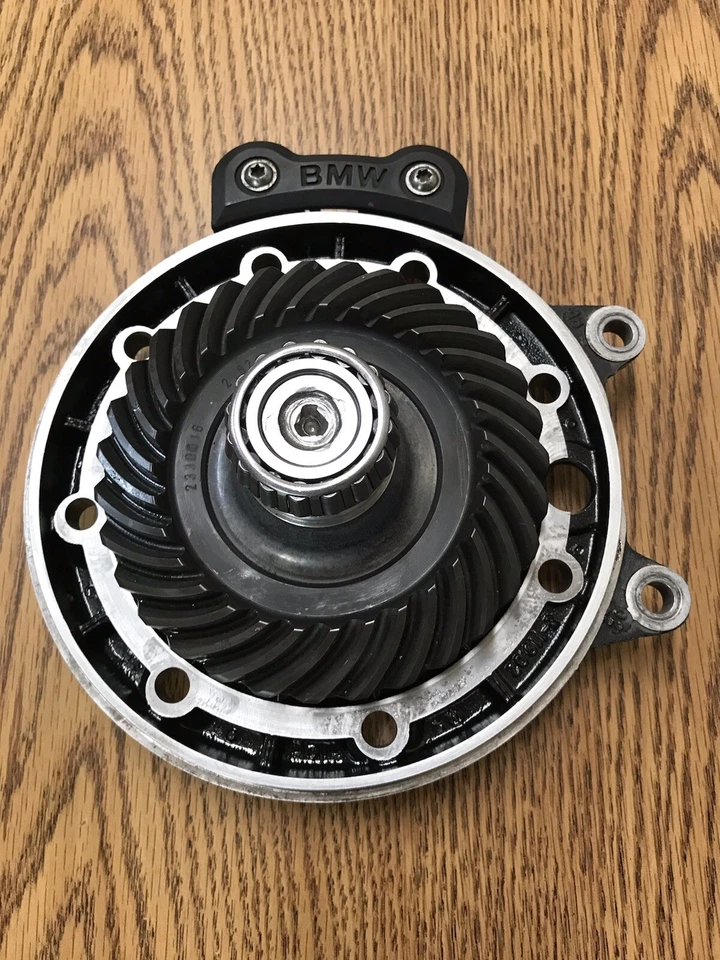 BMW R1150GS ADVENTURE 2002-2005 Crowngear e peça de carcaça # 33112330020 - Imagem 1 de 4