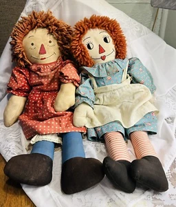 "Dos muñecas Raggedy Ann de colección años 1950-60 I Love You Heart 19-20"" puntada a mano rara" - Imagen 1 de 24