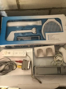 Nintendo Wii Gaming Bundle With Games - Picture 1 of 10