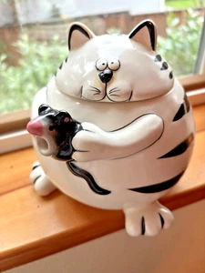 White & Black Fat Chubby Cat With Mouse Ceramic Teapot Pier 1 Imports 1qt - Picture 1 of 5