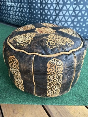 Reposapiés de cuero vintage El Merrouni decoración otomana retro Foto 1 de 4