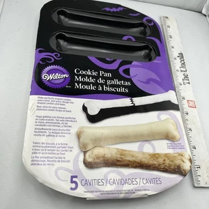 Sartén para pastel de galletas Wilton 5 cavidades con forma de hueso de perro #2105-0260 antiadherente - Imagen 1 de 5