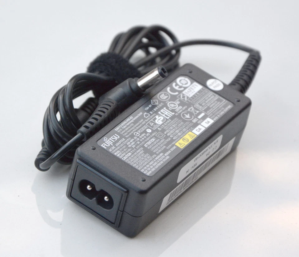 40W Alimentatore FSC 20V 2A S26113-E578-V55-03 ADP-40PH Futro S500 S550 S720 - Immagine 1 di 1