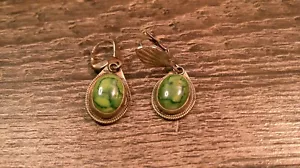 Orecchini tono argento con pietra verde, clip on - Foto 1 di 3