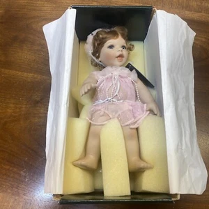 Geppeddo Collector Series Doll Annie Angel - Picture 1 of 11