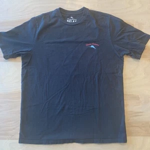 TOMMY BAHAMA Maglia Uomo "Primo e Carbone" Tailgate Calcio T-shirt NUOVA M 50spf - Foto 1 di 5