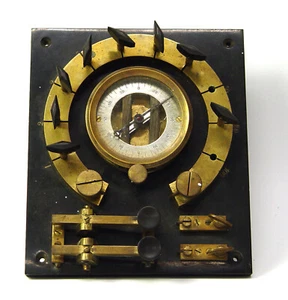 Historisches Meßgerät m. Kompass-Nadel-Instrument, 19. Jahrhundert, ohne Gehäuse - Bild 1 von 5